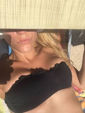 Public Photo of DollysexyBlonde