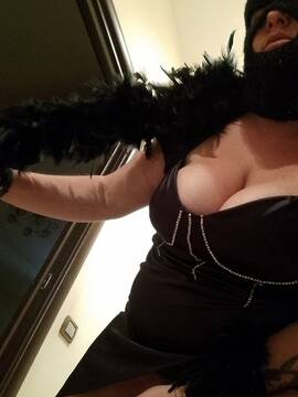 Public Photo of CurvyLady